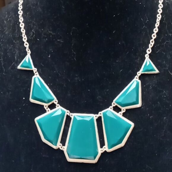 Pretty statement necklace - Picture 1 of 4